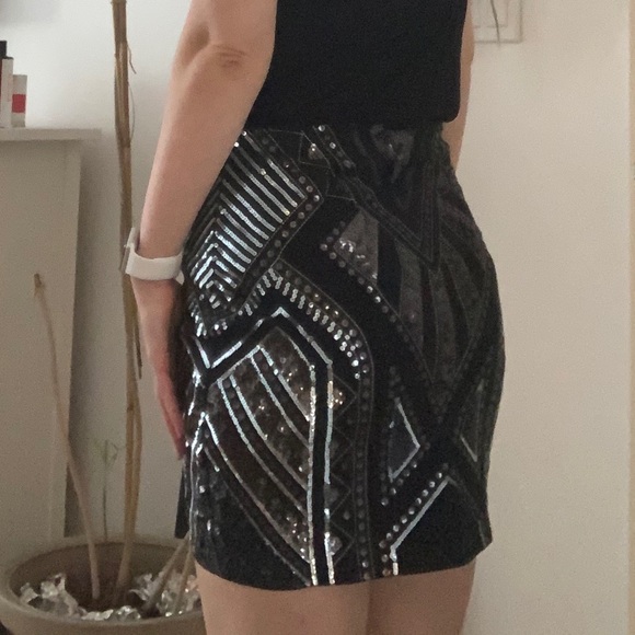 Express Sequins Mini Skirt - Picture 4 of 4